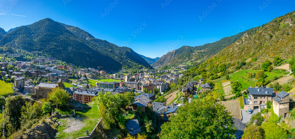 Obraz na płótnie Aerial view of Encamp, Andorra w salonie