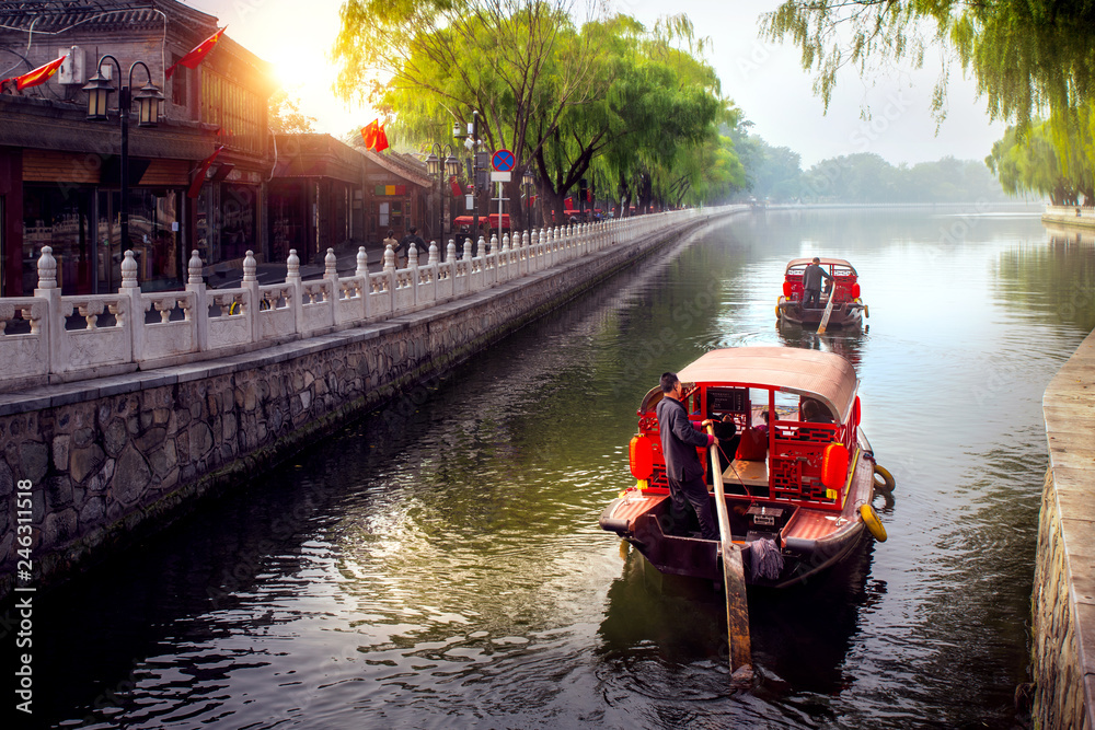 China traditional tourist boats on Beijing - obrazy, fototapety, plakaty 
