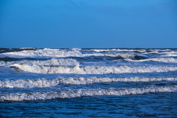 Wall Mural - Raue Nordsee im Winter