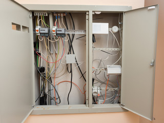 The device of an electric guard with two counters and the fire alarm system