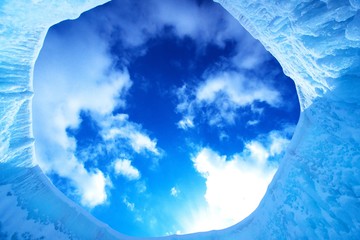 厳冬の支笏湖氷濤まつり