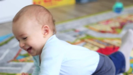 little baby man is played in the home