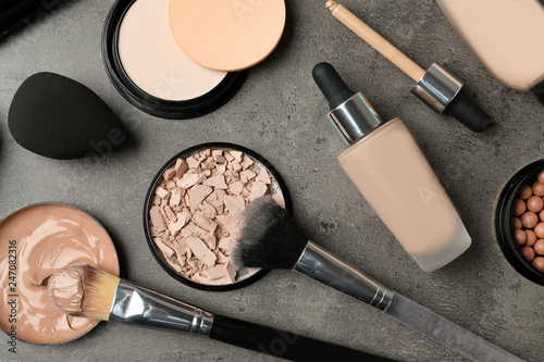 Cuadros en Lienzo Flat lay composition with skin foundation, powder and beauty accessories on grey