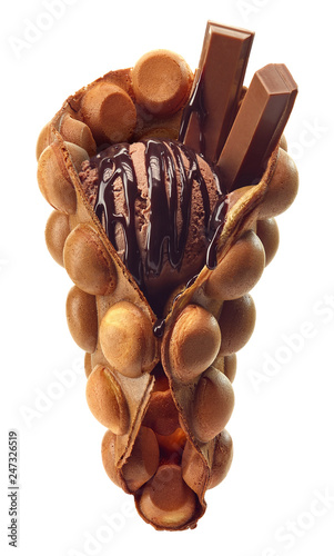 Fotografía Hong kong or bubble waffle with ice cream and chocolate bar