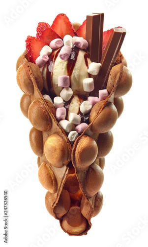 Cuadros en Lienzo Hong kong or bubble waffle with ice cream, chocolate and strawberries