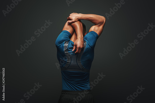 Fotomural Even if you don't have time for a big workout, stretching in the morning and night really changes your body
