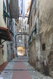 Fototapeta Uliczki - Italia Liguria Ventimiglia vicoli e piazzette del borgo vecchio