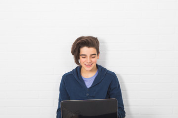 Poster - young computer at home