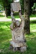 Drewniana rzeźba w parku