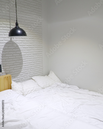 Bed Room Stick White Brick Wall Modern Design With Ceiling