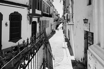 Canvas Print - Black and white street scene in Old Havana