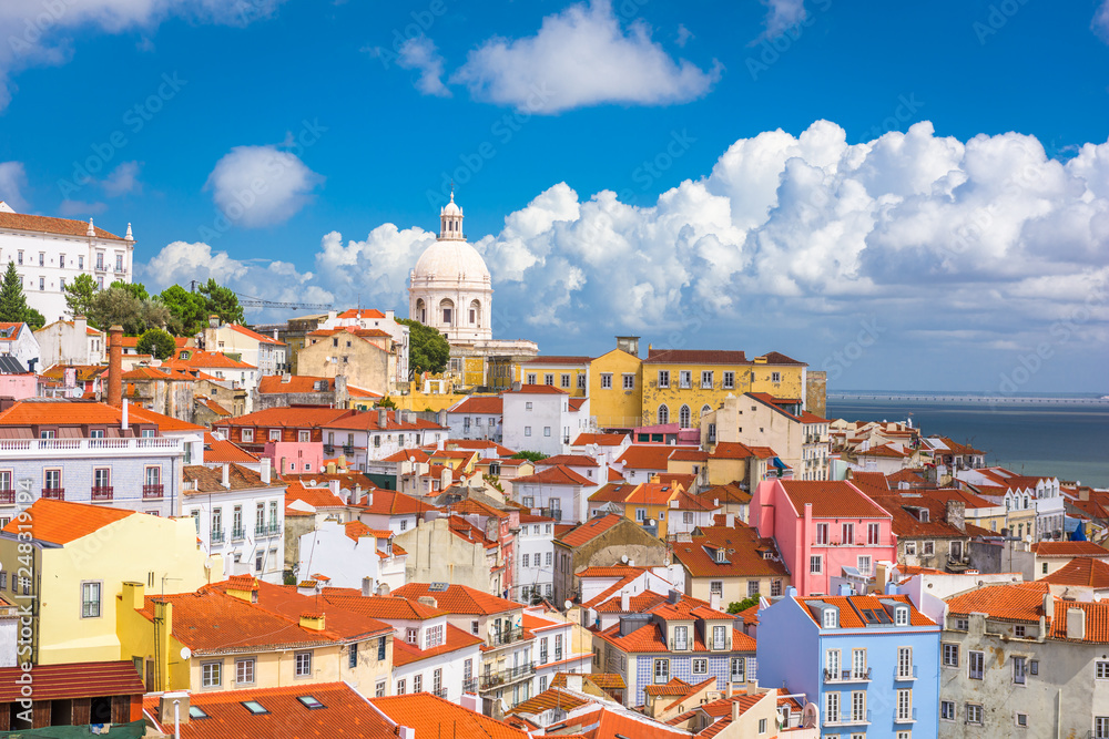 Obraz na płótnie Lisbon, Portugal old city skyline w salonie