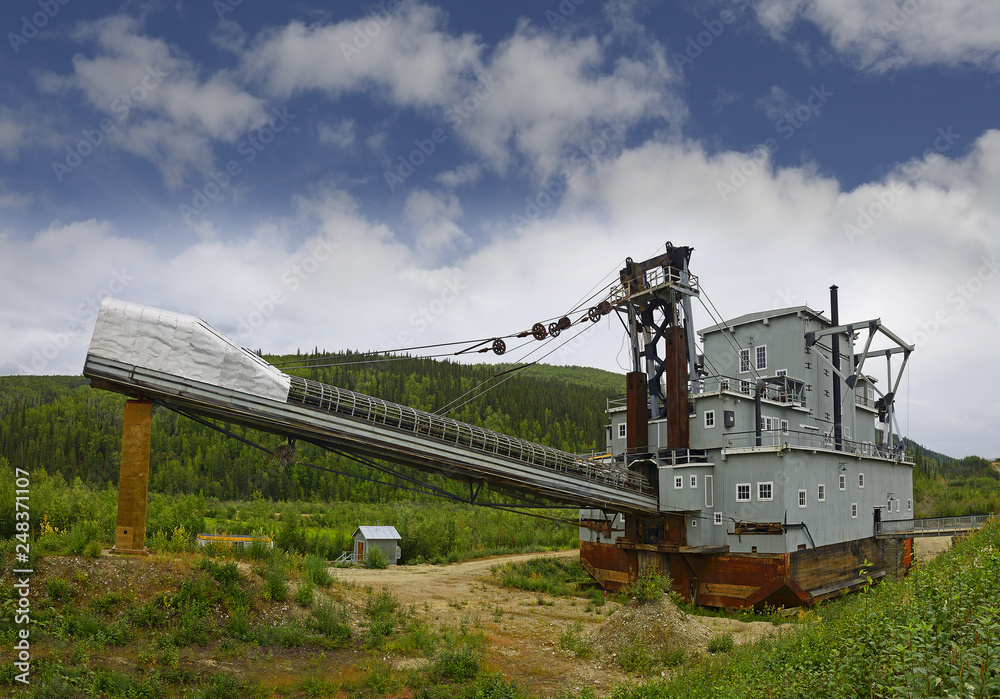 Stock-Foto „Dredge No 4 is a National Historic Site on Bonanza Creek ...