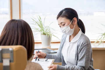 Poster - 歯医者で承諾書にサイン