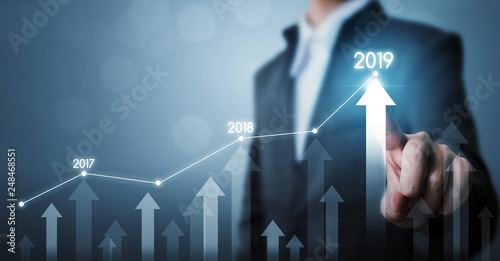 Fotografía Business development to success and growing growth year 2019 concept, Businessma