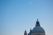 Il tetto della chiesa della madonna della salute a venezia italia