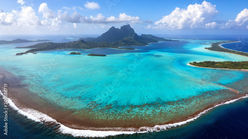 Cuadros en Lienzo Aerial View of Bora Bora Island and Lagoon