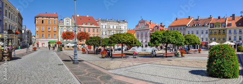 Dekoracja na wymiar  centrum-walbrzycha-fontanna-miejska-barokowe-kamienice-dolny-slask-polska