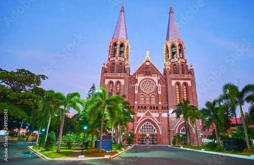 Zdjęcie XXL Katedra Yangon, Myanmar