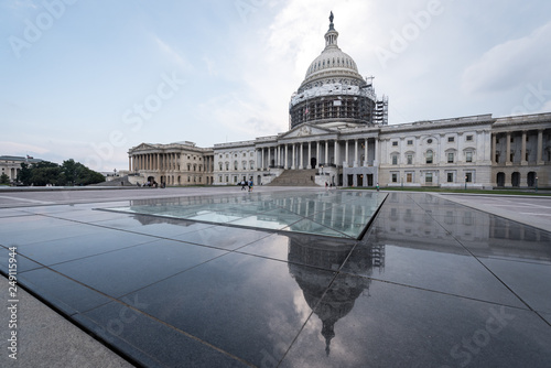 Cuadros en Lienzo The Capitol Building, Washington DC undergoing repairs circa 2016