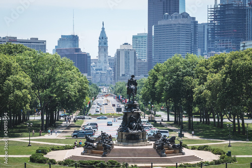 Photo  Downtown Philadelphia seen from the iconic rocky balboa steps