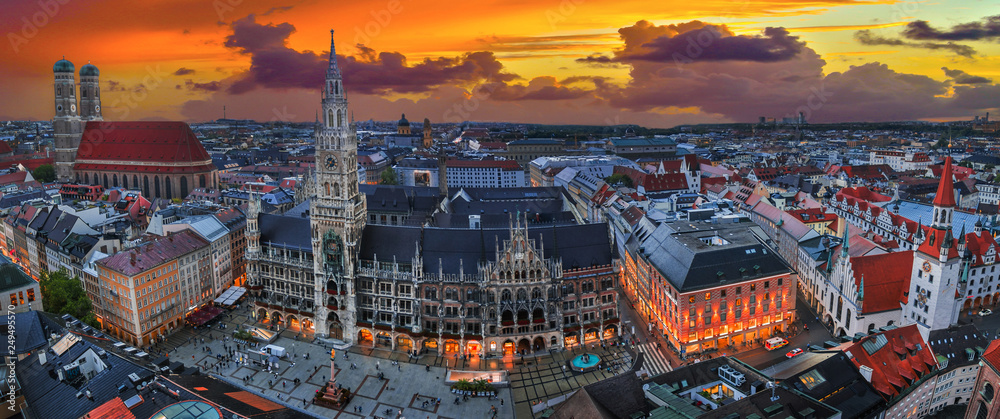 panoramic munich cityscape with church Frauenkirche and square Marienplatz. Capital of Bavaria with famous sights. - obrazy, fototapety, plakaty 