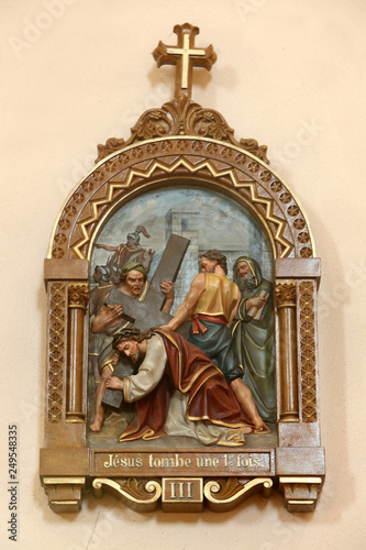 Cuadros en Lienzo Jésus-Christ tombe pour la première fois sous le poids de la croix
