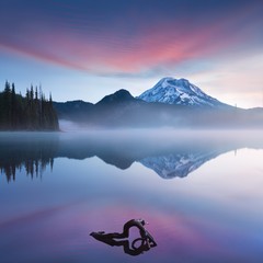 Wall Mural - south sister and broken top reflect over the calm waters of sparks lake at sunrise in the cascades r