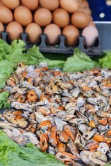 Canvas Print - Fresh mussel for cooking in the market