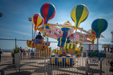 Fototapeta Big Ben - Karusell mit Ballonen