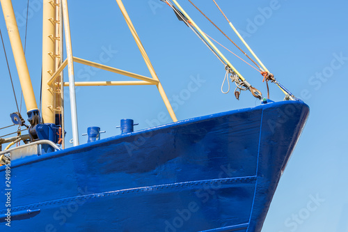 Cuadros en Lienzo Bow shrimp fishing ship in Dutch harbor Lauwersoog