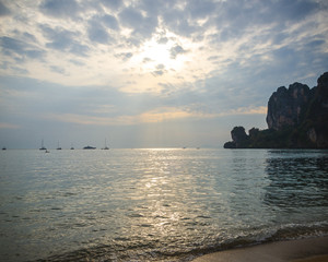 Wall Mural - Tailandia Tramonto phi phi island beach oceano