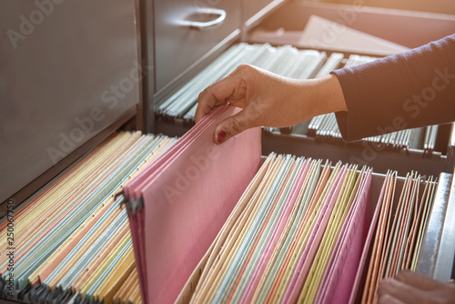 Fotografía Important documents in files placed in the filing cabinet