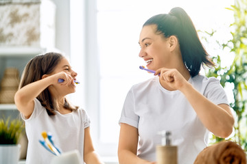 Poster - family are brushing teeth