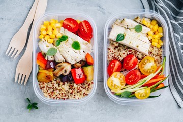 Wall Mural - Meal prep l containers with quinoa, grilled and fresh vegetables and chicken