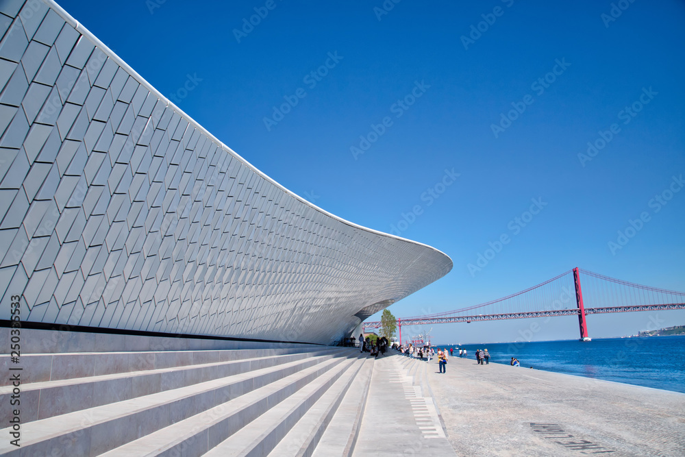 Obraz na płótnie Lisbon, Portugal-October 17, 2017: Famous MAAT Museum in Lisbon near river Tagus and Landmark 25 of April bridge w salonie