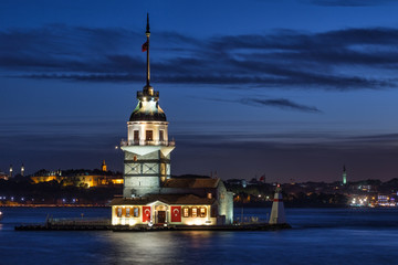 Wall Mural - maiden's tower in bosphorus at night