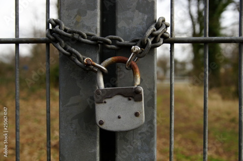 Fotografía Vorhängeschloss,Kette,Tor,Absperrung,Sicherheit,
