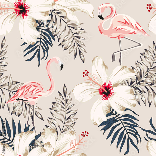 Dekoracja na wymiar  rozowe-flamingi-liscie-palmowe-biale-kwiaty-hibiskusa-bezowe-tlo-wektor-kwiatowy-bez-szwu