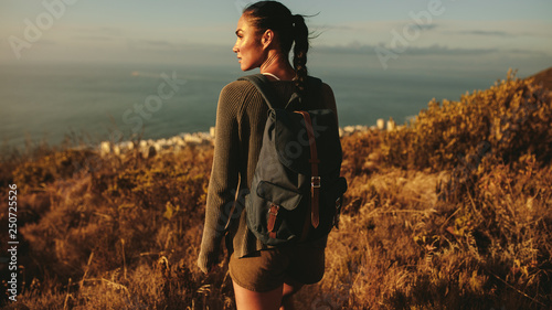 Fotografía Woman walking on a country trail.