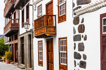 Wall Mural - Traditional architecture of Canary islands - La Palma, Los Llanos de Aridane