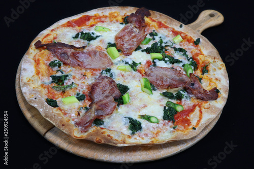 Fotomural Thin crust florentine pizza with bacon and spinach