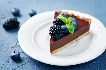 Canvas Print - Chocolate tart with blackberries and blueberries