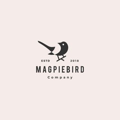 Poster - magpie bird logo hipster retro vintage vector icon illustration