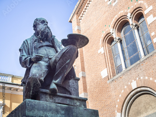 Photographie Monument to Mose Bianchi by Luigi Secchi, Monza, Italy