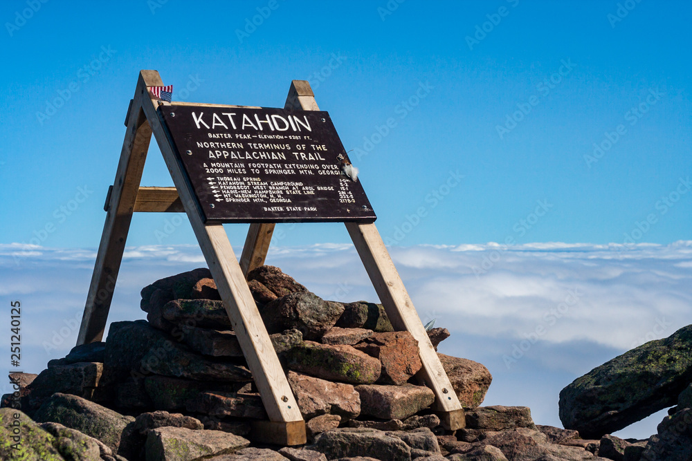 Mount Twynam Sign Mountain Summit Sign, Appalachian Trail Northern Terminus, Wooden Sign ...