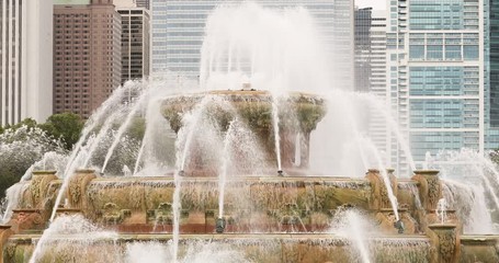 Wall Mural - Chicago Illinois downtown skyline and the Buckingham Fountain