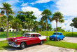 Amerikanischer rot weisser Oldtimer parkt in Varadero Cuba - Serie Kuba Reportage