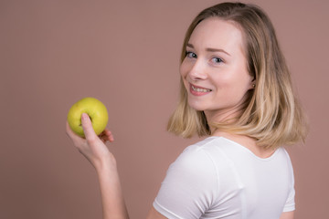 girl with an apple