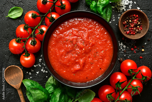 Cuadros en Lienzo Homemade tomato sauce passata - traditional recipe of italian cuisine